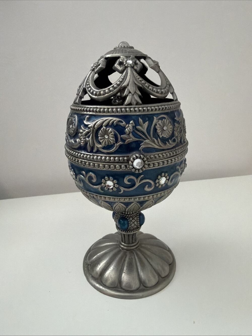 JANE SEYMOUR St. Catherine's Court MUSICAL EGG - Gray/Teal